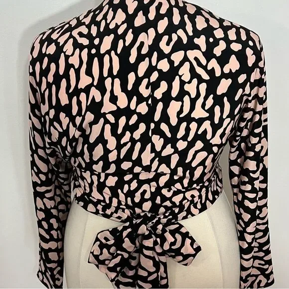 Diane Von Furstenberg (DVF) 100% Silk Pink and Black Leopard print wrap top -- L - Picture 10 of 13